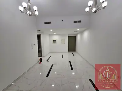 MODERN 2 BHK - CLOSE KITCHEN - ELEGANT LIVING - FAMILY BUILDING