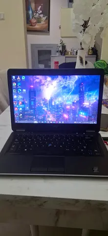 Core i5 4300u CPU 2.50GHz 8gb ram SSD 128gb Samsung intel hd graphics