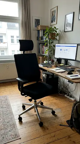 Steel case office chair used like new