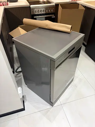 Stainless steel built-in dishwasher — good working condition