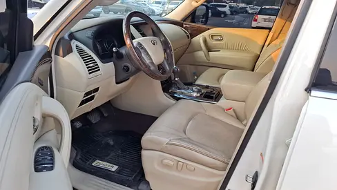 2017 Infiniti QX80 photo 6