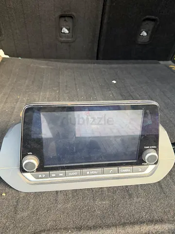 Nissan xtrail infotainment system with back camera Used rear/side parking camera