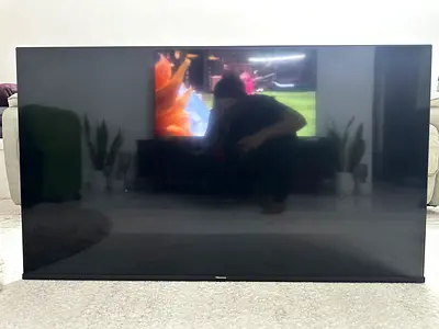 E6H (50 Inch) 4K UHD Smart VIDAA TV, With Dolby Vision HDR, DTS Virtual X, Bluetooth & Wi-Fi and bar