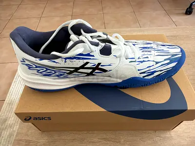 Asics Gel Blade Tennis Shoes - 43.5 Men's Size (single shoe shown) - very Good Condition worn once