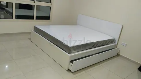 IKEA malam king size bed with IKEA mattress 180×200cm and 2 storage drawers underneath