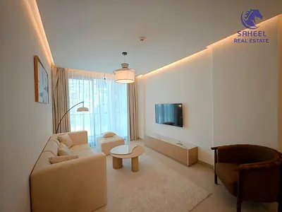 Modern 1 BR Apartment with Balcony and View