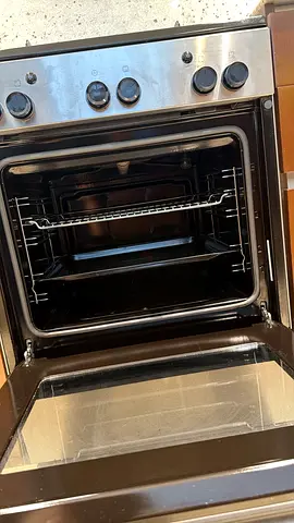 Bosch 60×60 gas cooker available for sale