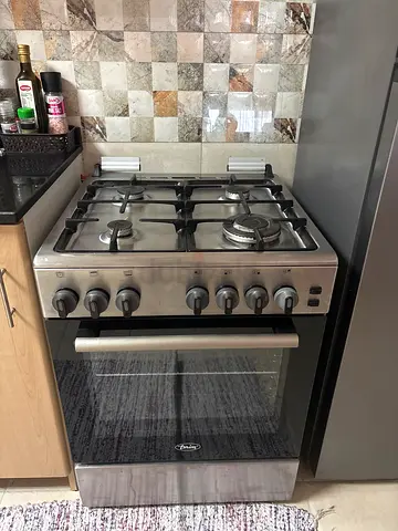 Stainless Steel 4-Burner Gas Cooker with Oven - Good Condition