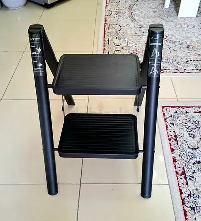 Compact 2-Step Foldable Step Stool / Ladder - Good Condition
