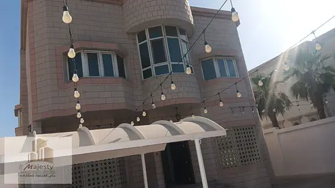 Villa for annual rent in Sharjah, Al Falaq area, consisting of 5 rooms