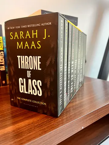 Sarah J. Maas Throne of Glass series - boxed set (6 books) - brand new condition