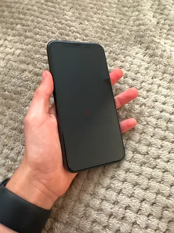 iPhone 11 Pro 64 GB Midnight Green - Good Condition